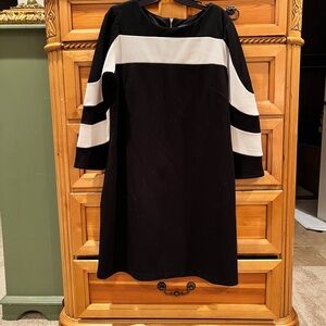 Gabby Skye Black and White Long Sleeve Dress Sz 16